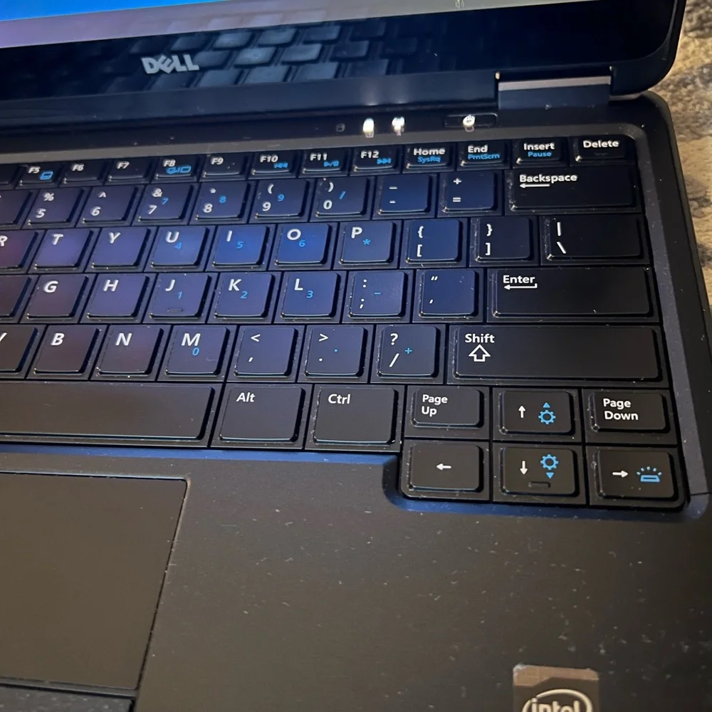 DELL LATITUDE E7240